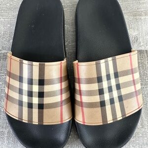 Burberry Slid